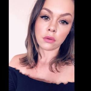 Meet your Posher, Deandra